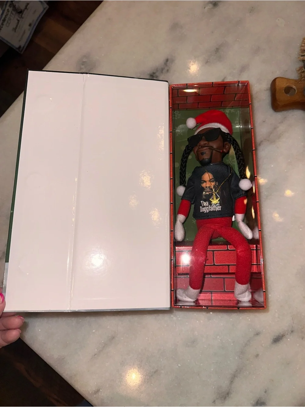 Snoop on the Stoop Holiday Collectible Box‎
